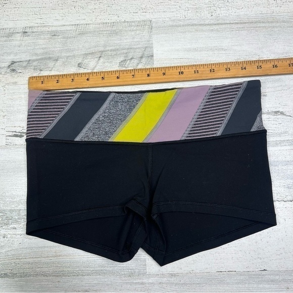 Lululemon Size 6 Womens Reversible Retro Boogie Biker Athleisure Shorts - Picture 11 of 15